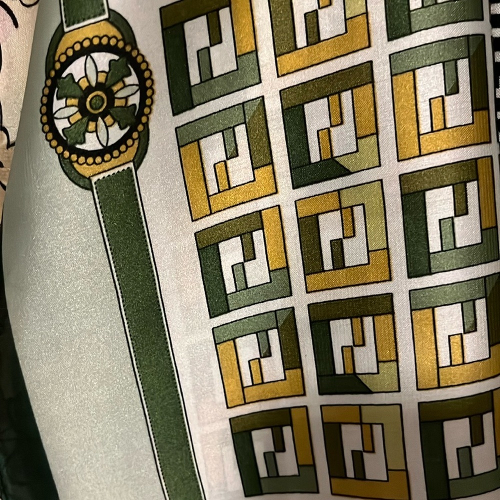 NEW Elegant Green and Gold Scarf